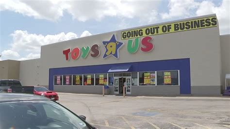 toys r us closing store